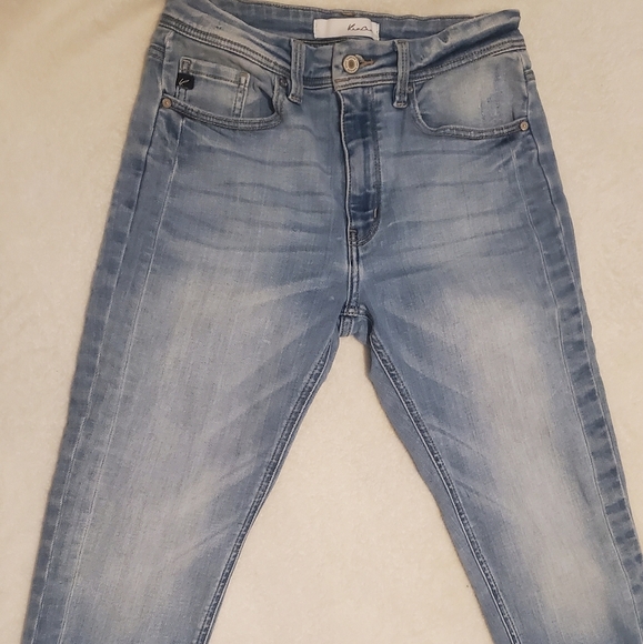 KanCan Frayed Hem Light Wash Skinny Stretchy Ankle Jeans Size 9/28 - Picture 4 of 9